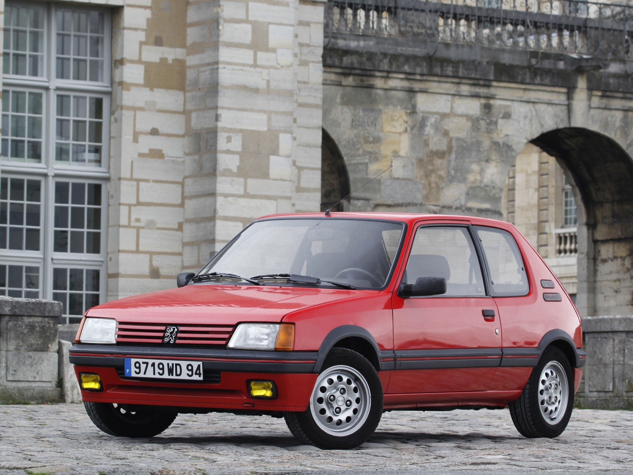 Peugeot 205 photo 47