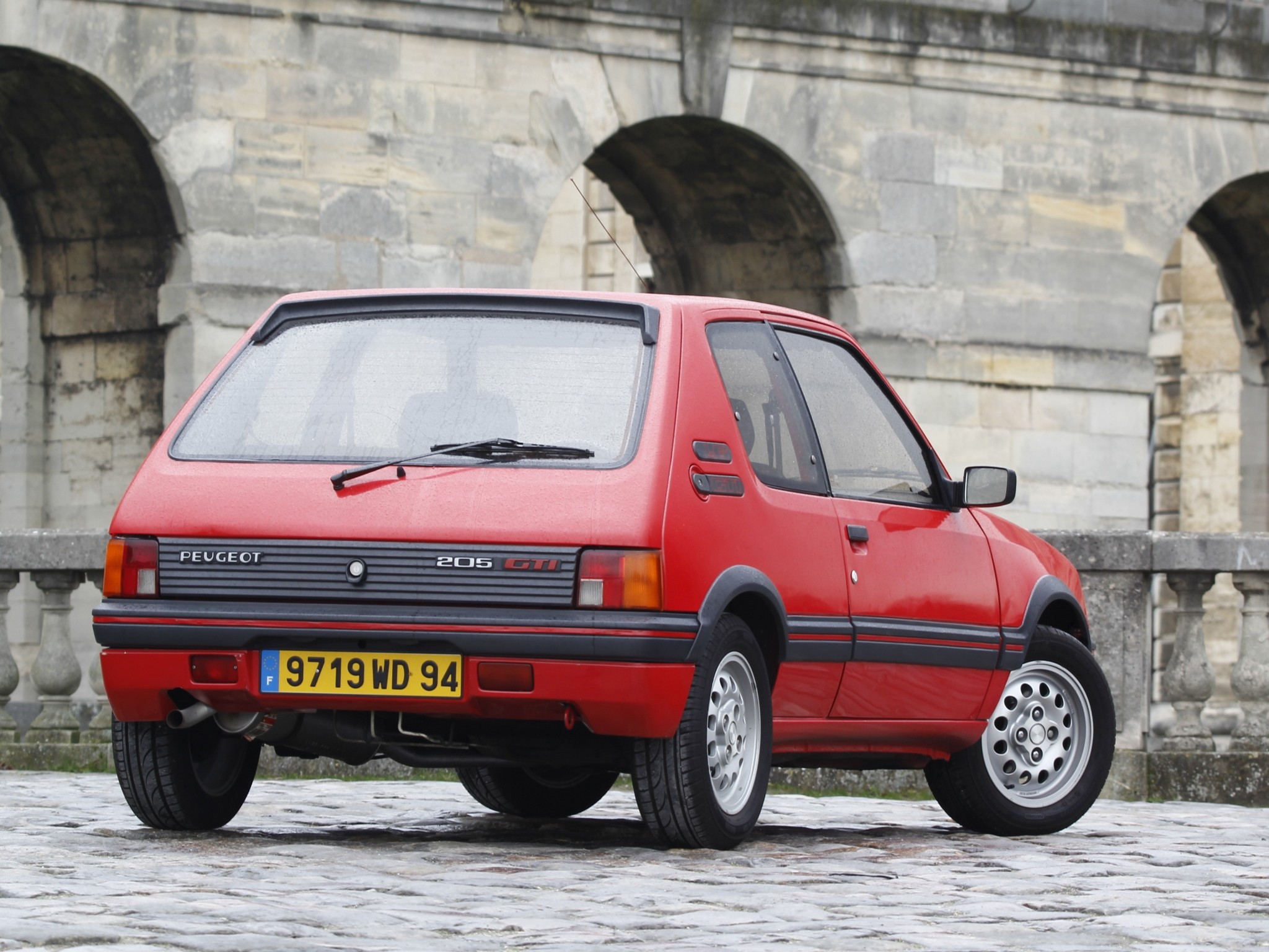 Peugeot 205 photo 48
