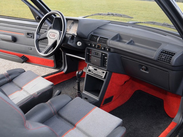 Peugeot 205 photo 58
