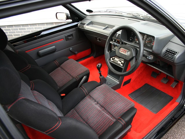 Peugeot 205 photo 59