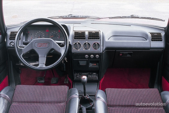 Peugeot 205 photo 55