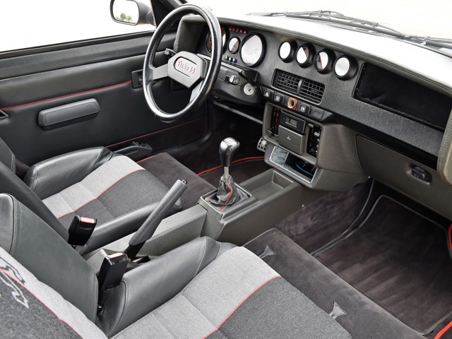 Peugeot 205 Foto 27
