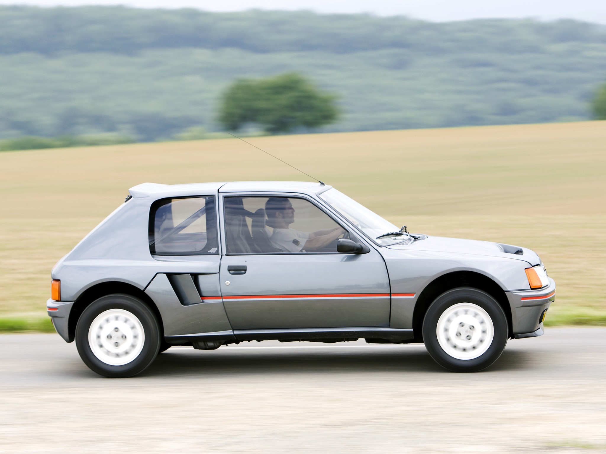 Peugeot 205 photo 8