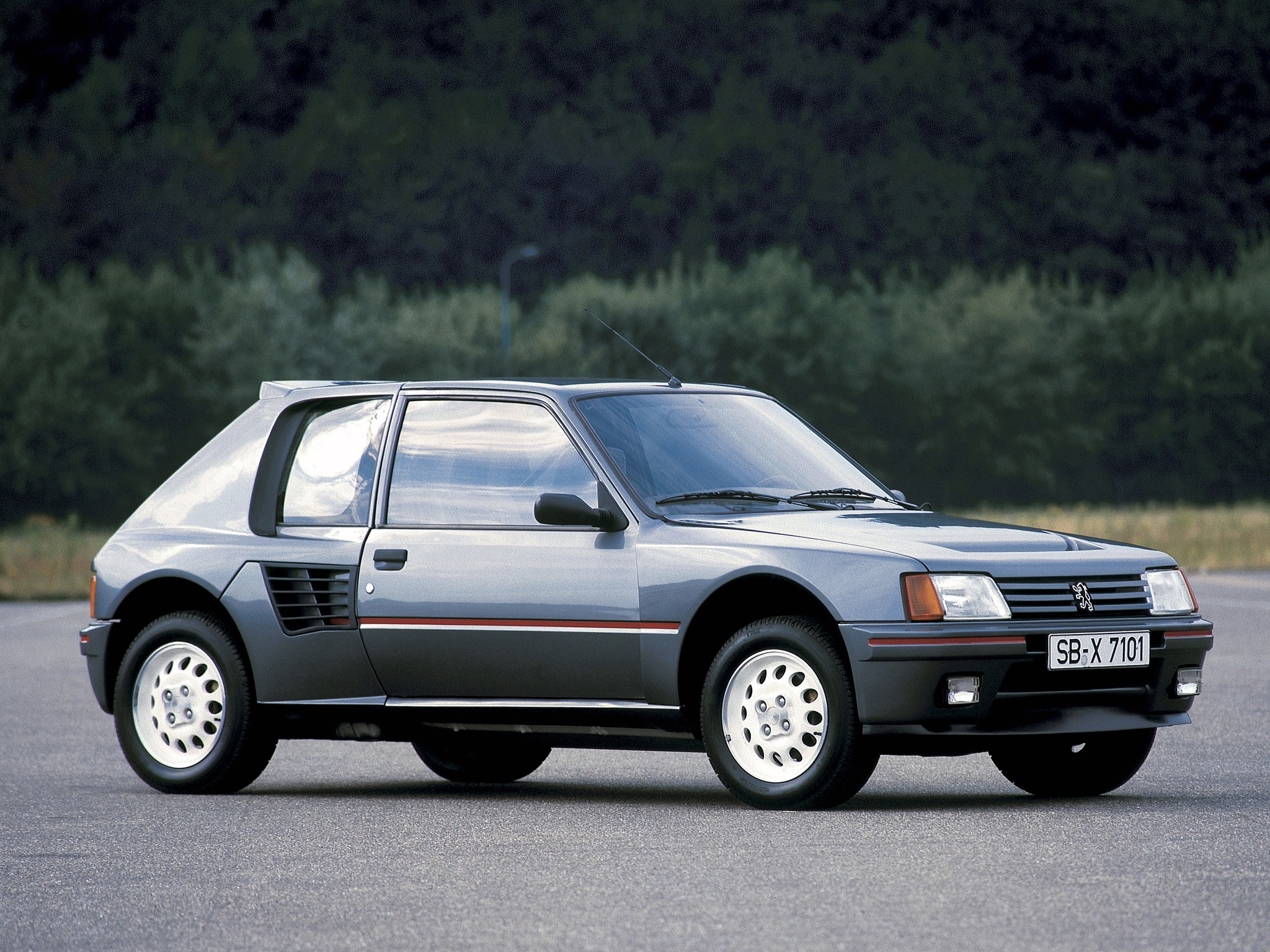 Peugeot 205 photo 9