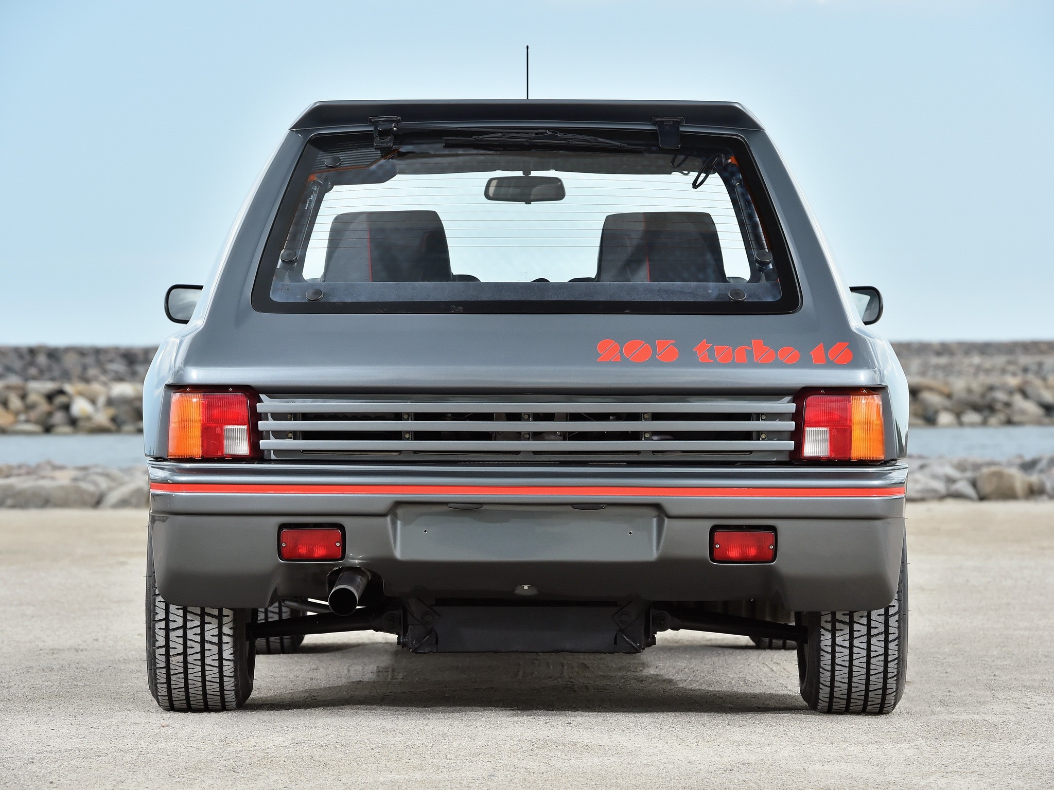 Peugeot 205 photo 12