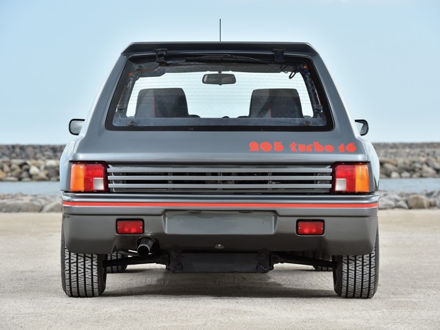 Peugeot 205 Foto 12