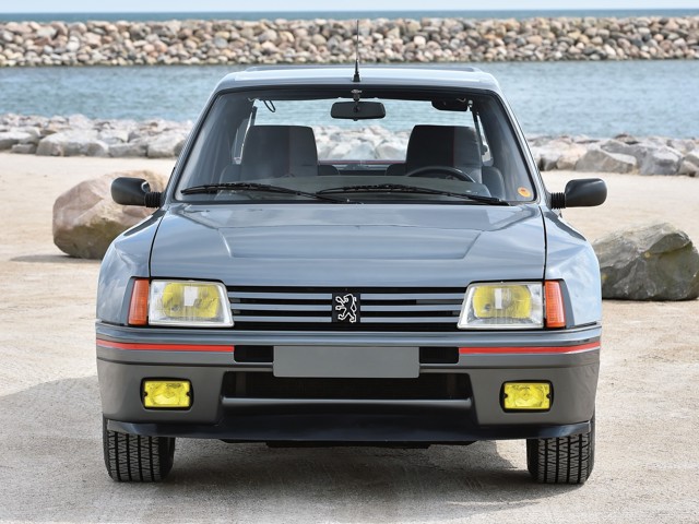 Peugeot 205 Foto 13