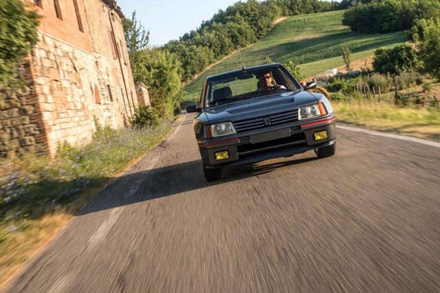 Peugeot 205 Foto 17