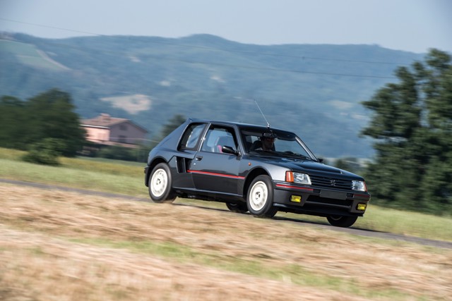 Peugeot 205 Foto 18