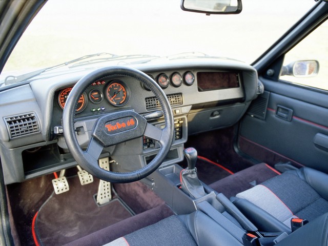 Peugeot 205 Foto 23