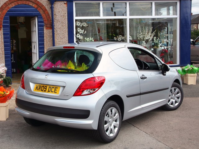 Peugeot 207 3 Doors photo 23