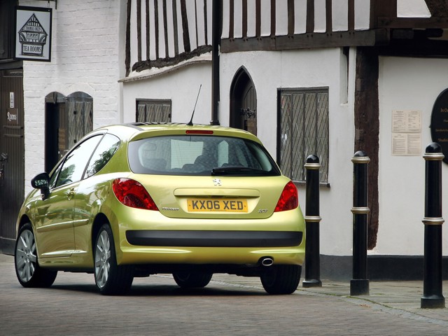 Peugeot 207 3 Doors photo 16