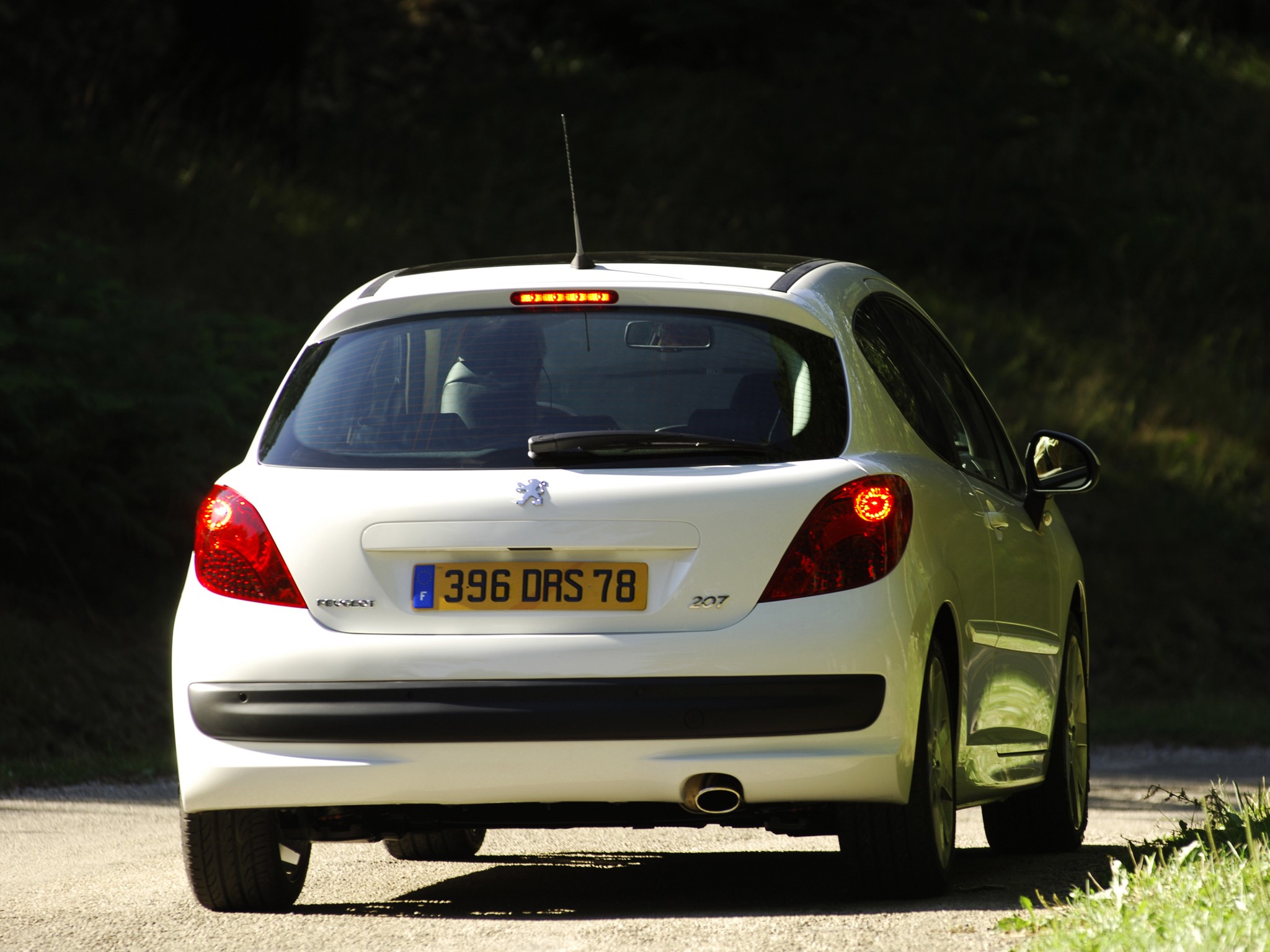 Peugeot 207 3 Doors photo 40