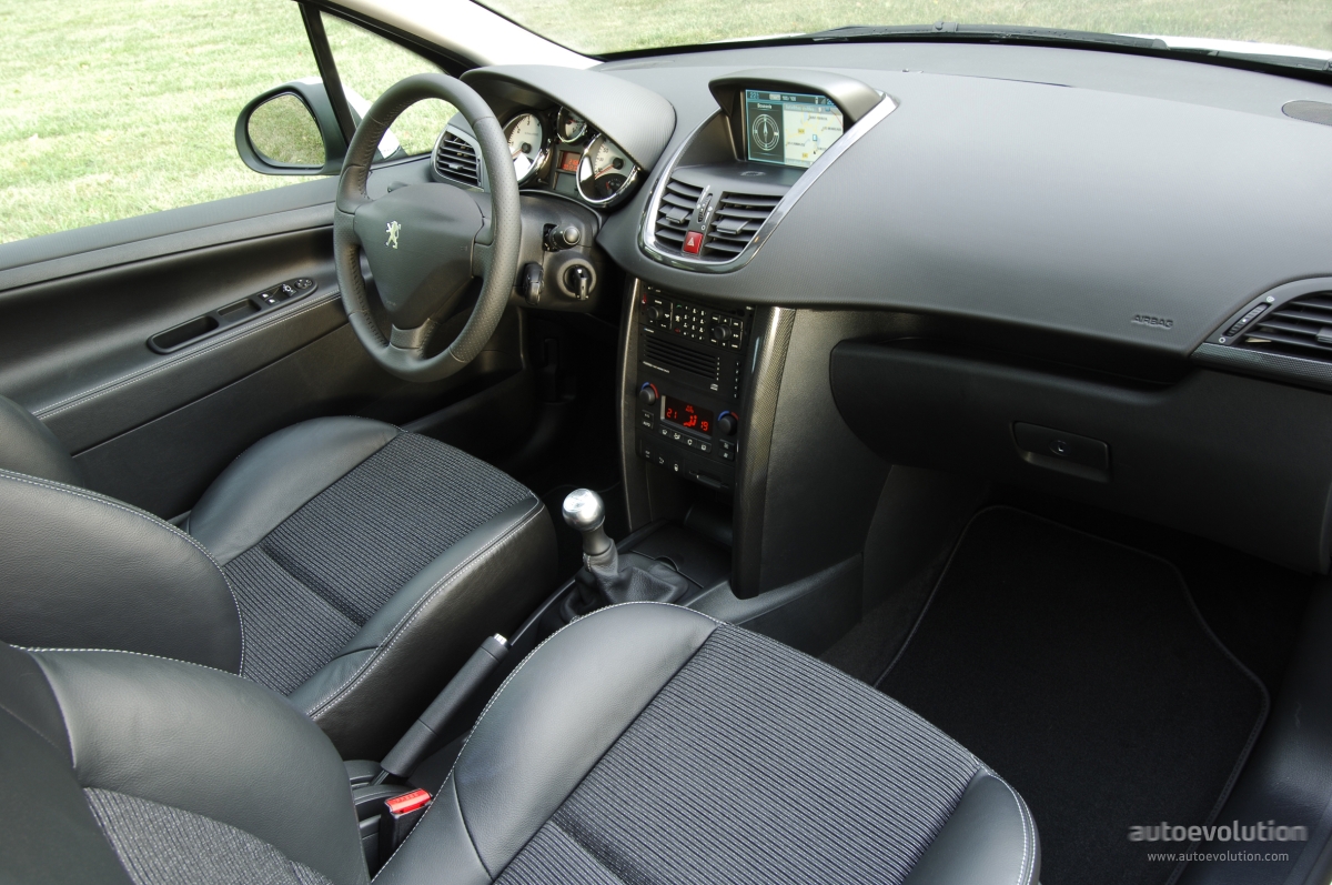 Peugeot 207 3 Doors photo 41