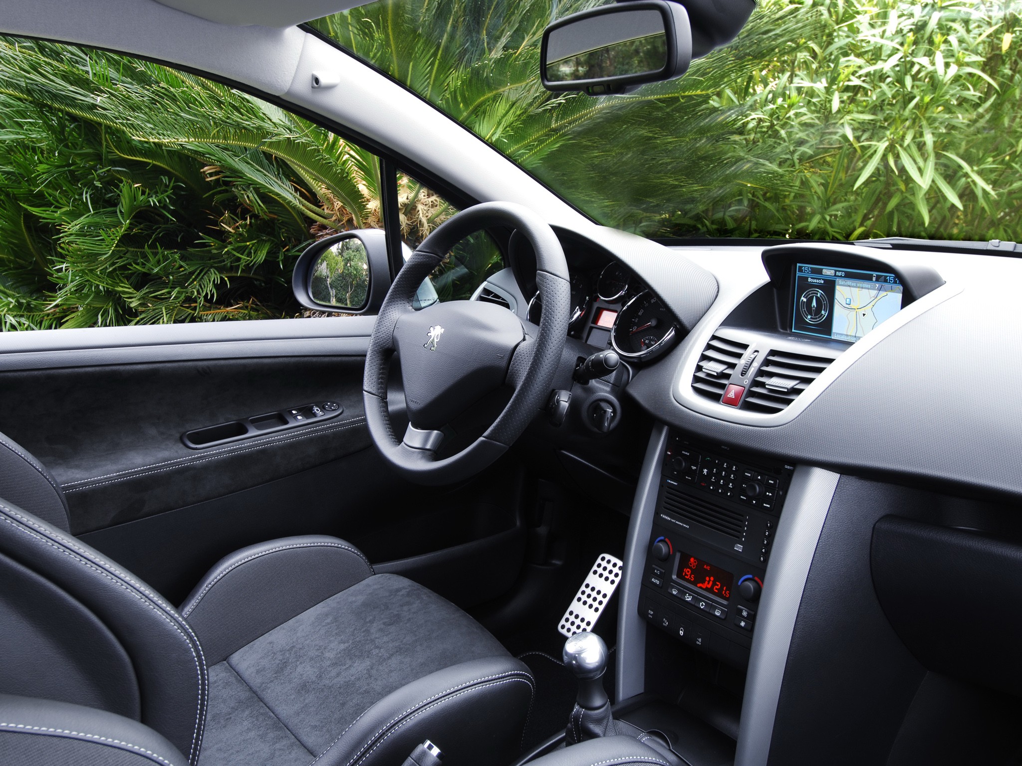 Peugeot 207 3 Doors photo 31