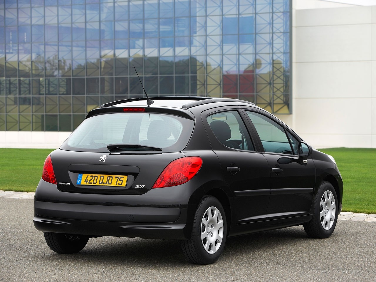 Peugeot 207 5 Doors photo 10