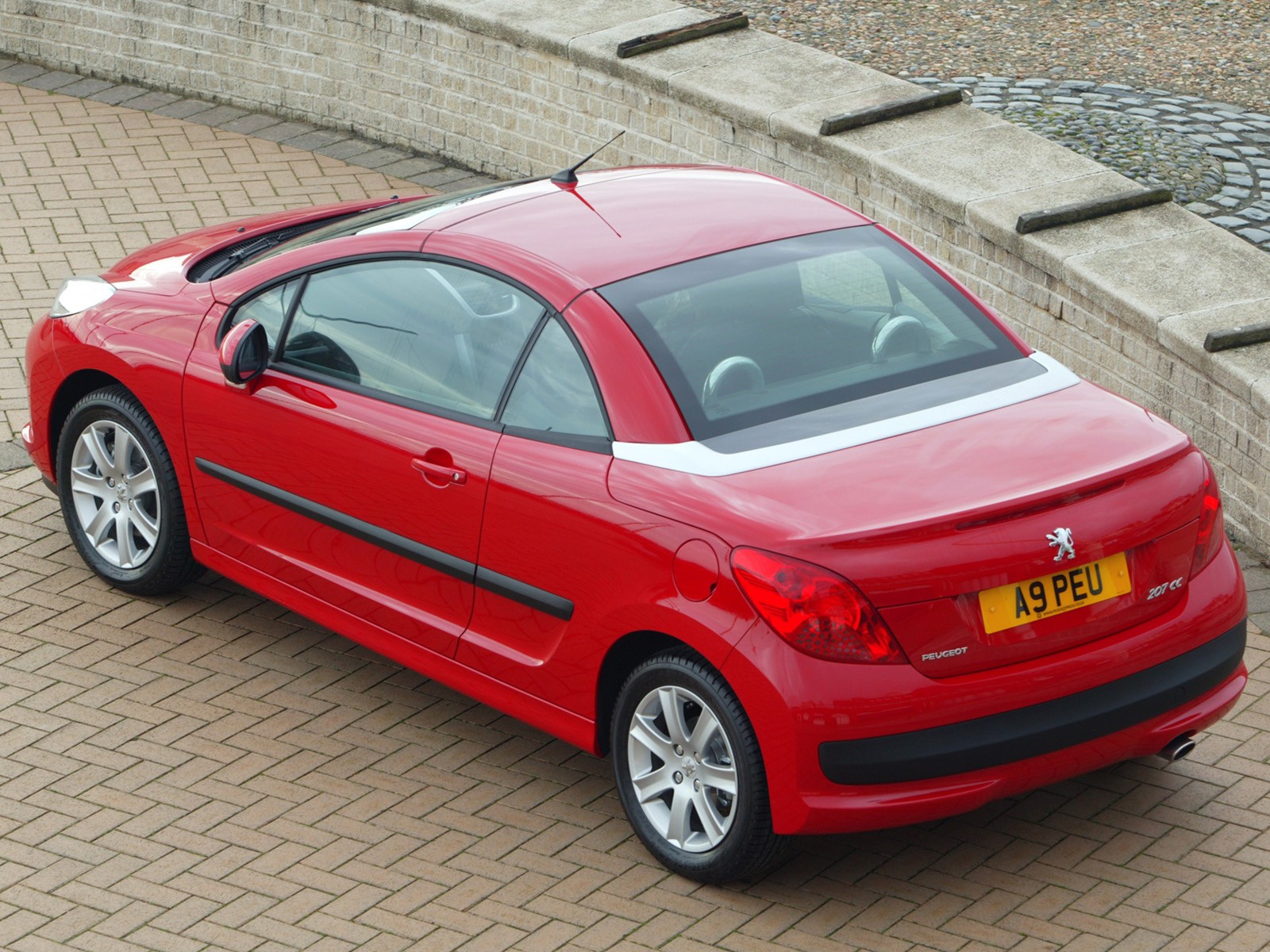 Peugeot 207 Cc photo 17