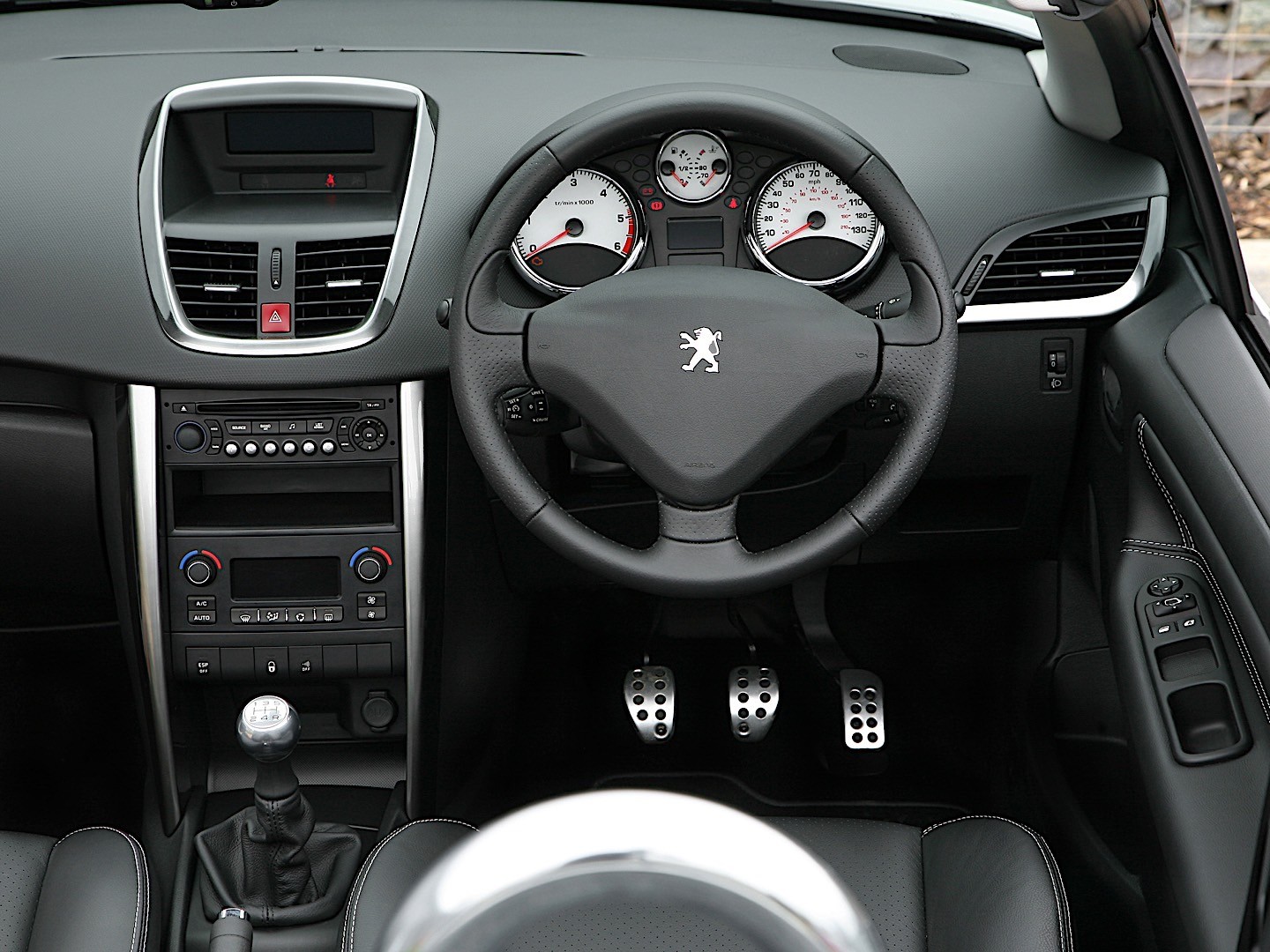 Peugeot 207 Cc photo 41