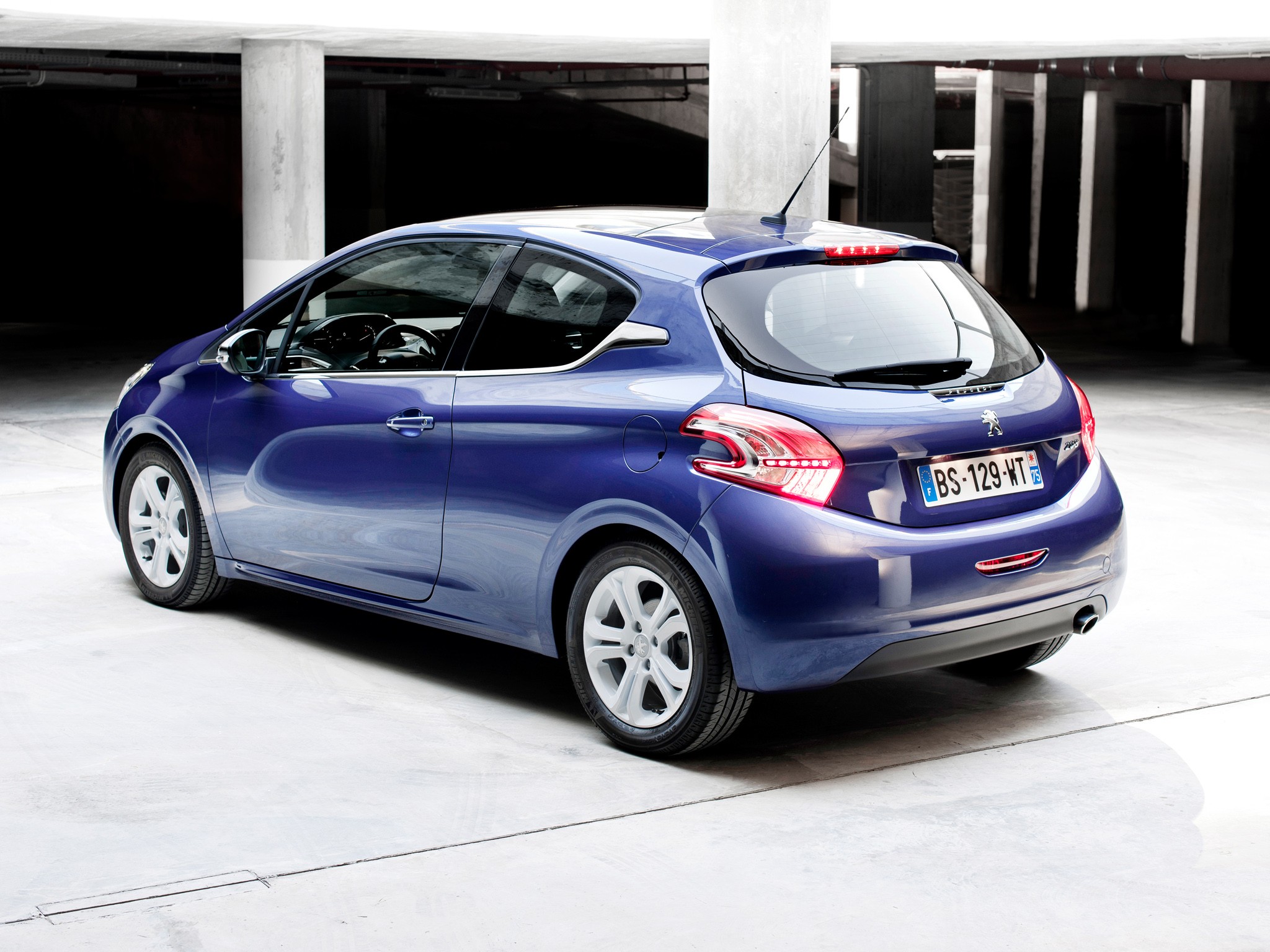 Peugeot 208 3 Doors photo 19