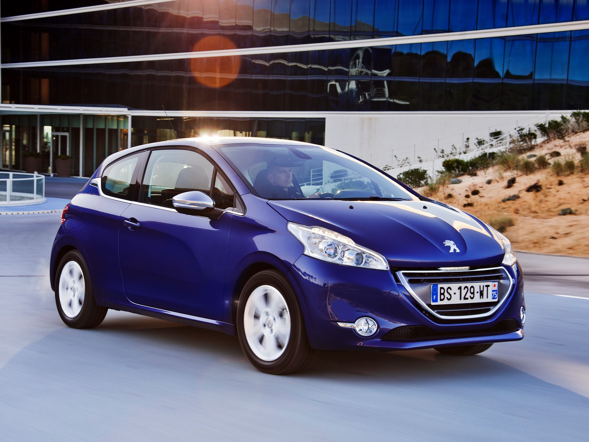 Peugeot 208 3 Doors photo 20