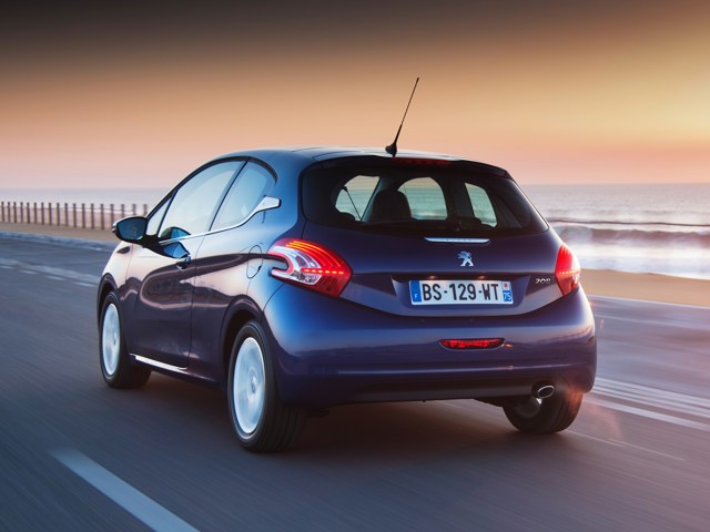 Peugeot 208 3 Doors photo 24