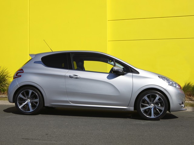 Peugeot 208 3 Doors photo 27