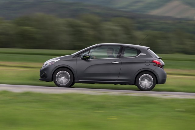 Peugeot 208 3 Doors photo 11
