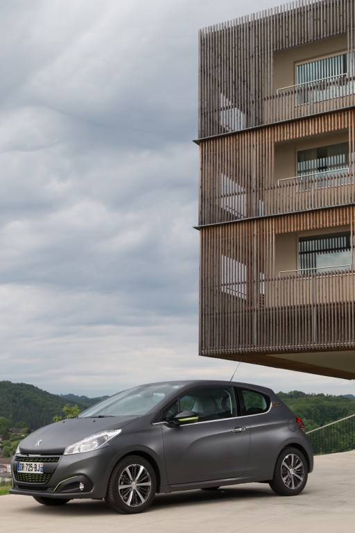 Peugeot 208 3 Doors photo 13