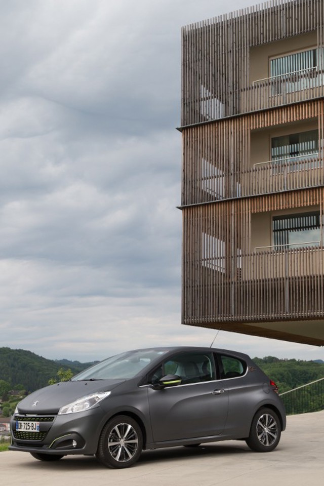 Peugeot 208 3 Doors photo 13