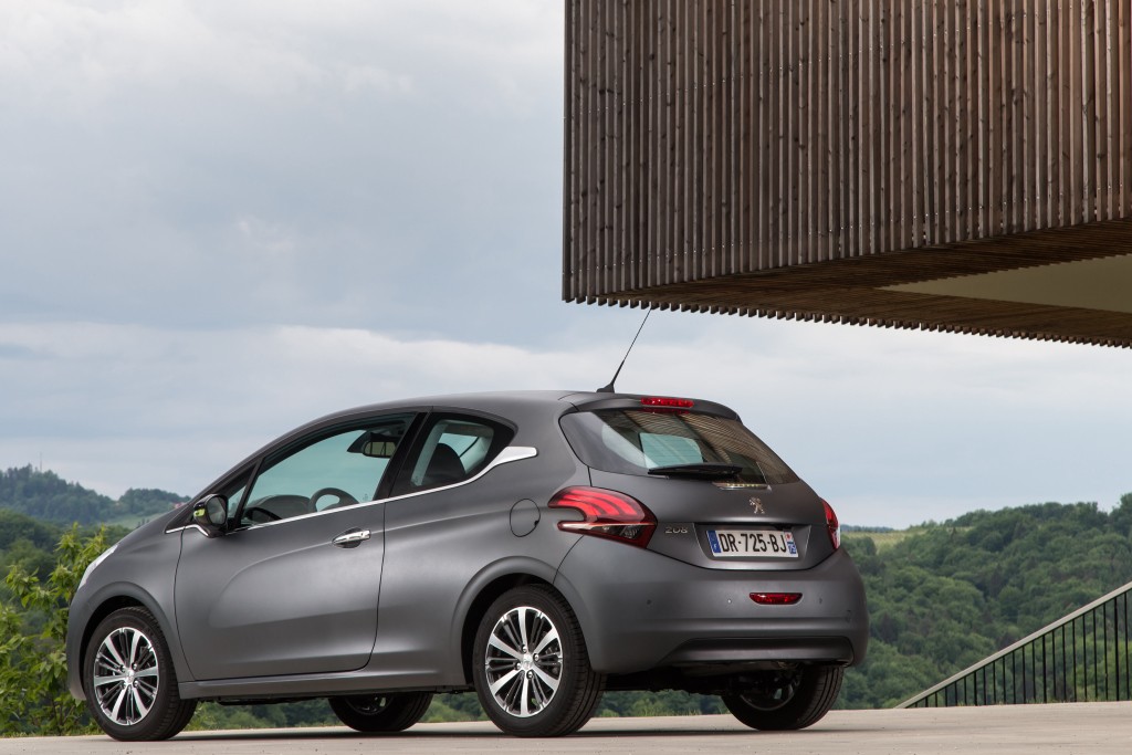 Peugeot 208 3 Doors photo 14