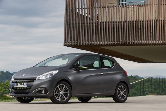 Peugeot 208 3 Doors photo 16