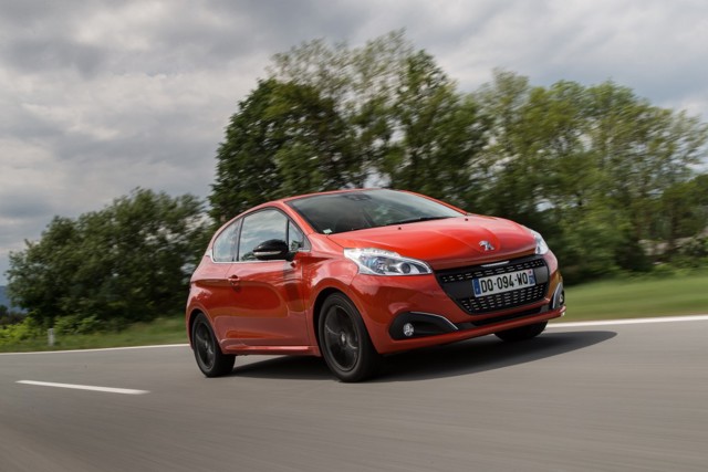 Peugeot 208 3 Doors photo 19
