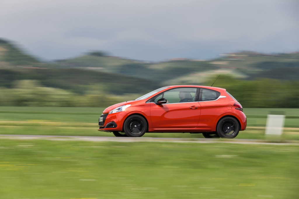 Peugeot 208 3 Doors photo 20