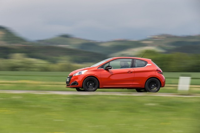 Peugeot 208 3 Doors photo 20