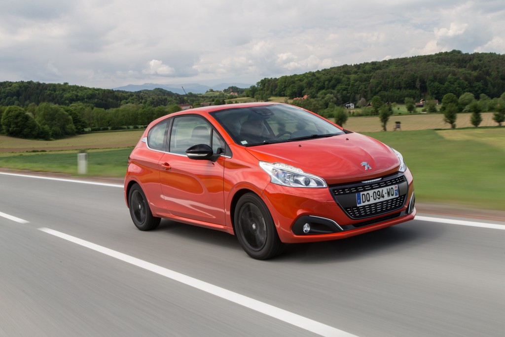 Peugeot 208 3 Doors photo 22