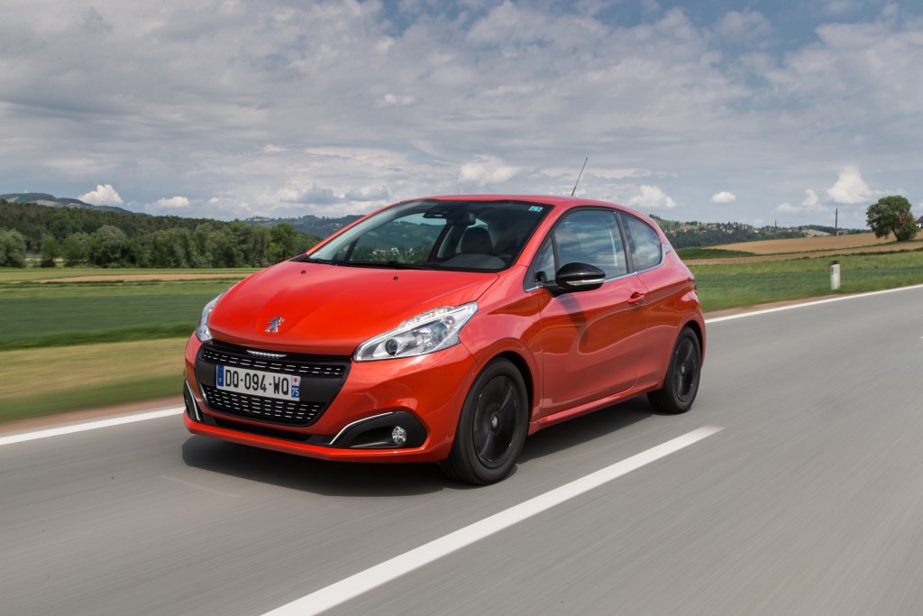 Peugeot 208 3 Doors photo 23