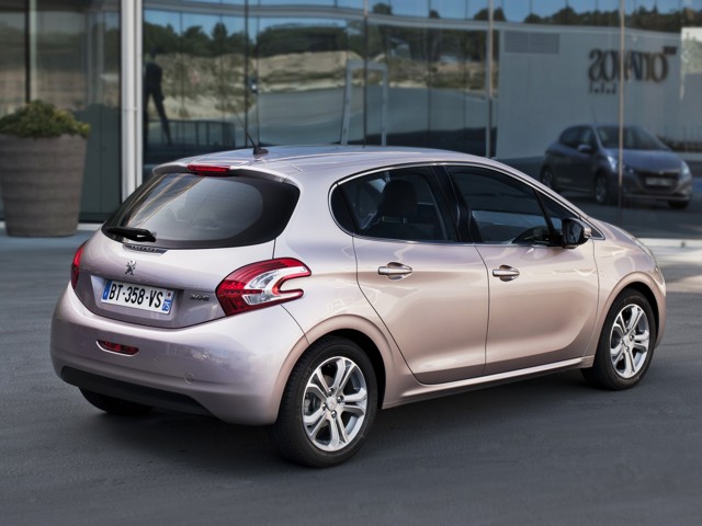 Peugeot 208 5 Doors photo 20