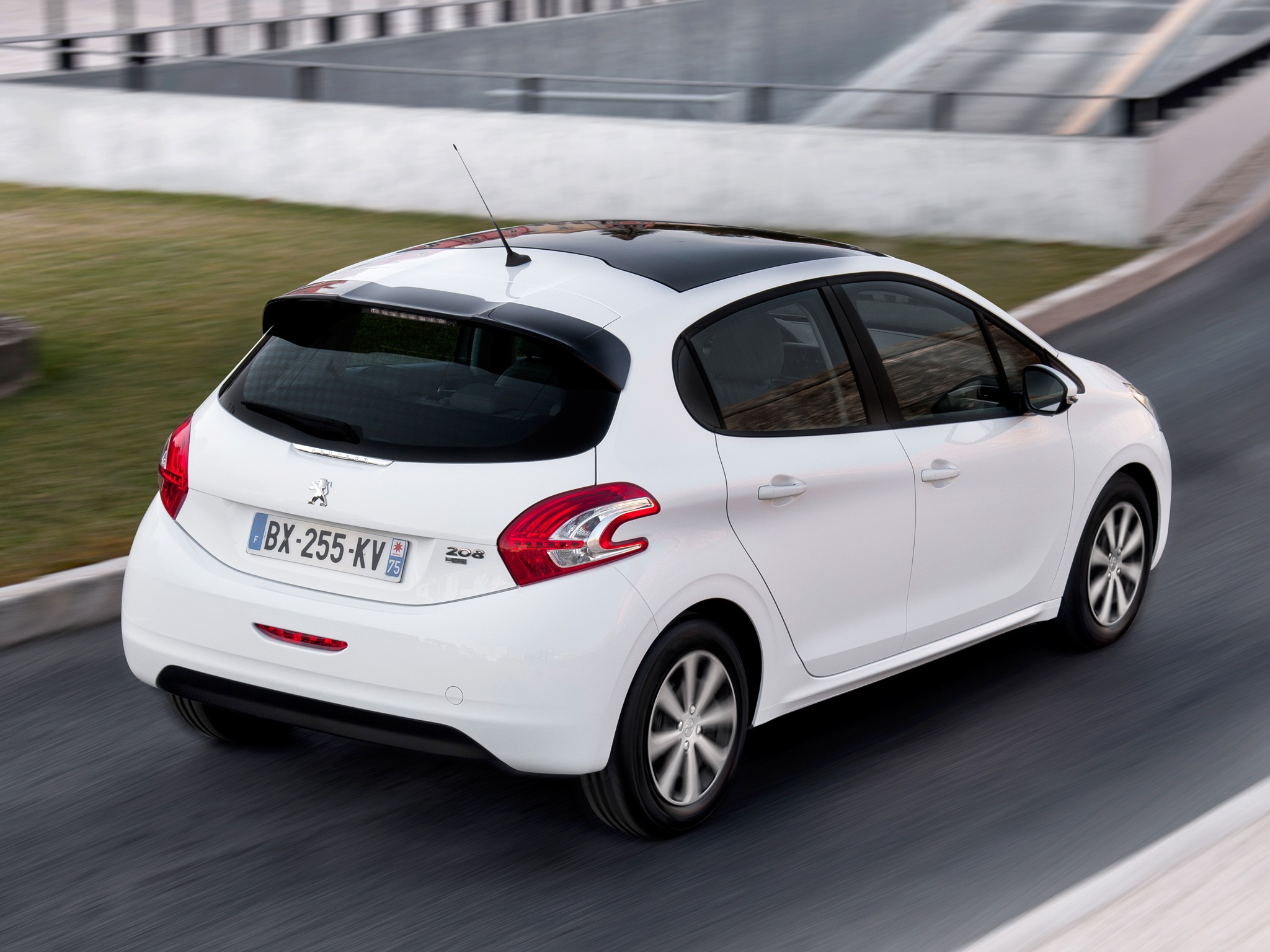 Peugeot 208 5 Doors photo 30