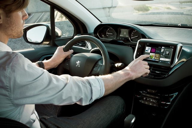 Peugeot 208 5 Doors photo 8