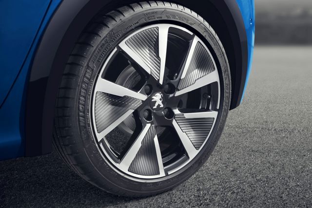 Peugeot 208 5 Doors photo 17