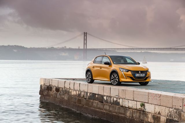 Peugeot 208 5 Doors photo 30