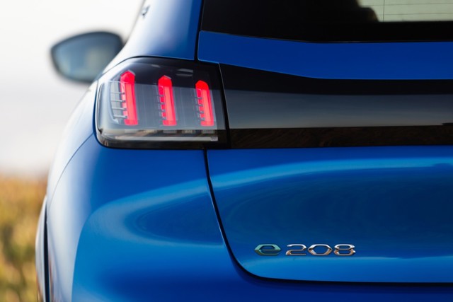 Peugeot 208 5 Doors photo 13