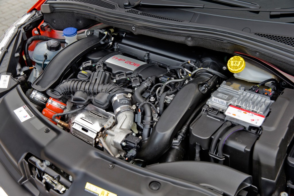 Peugeot 208 Gti photo 17