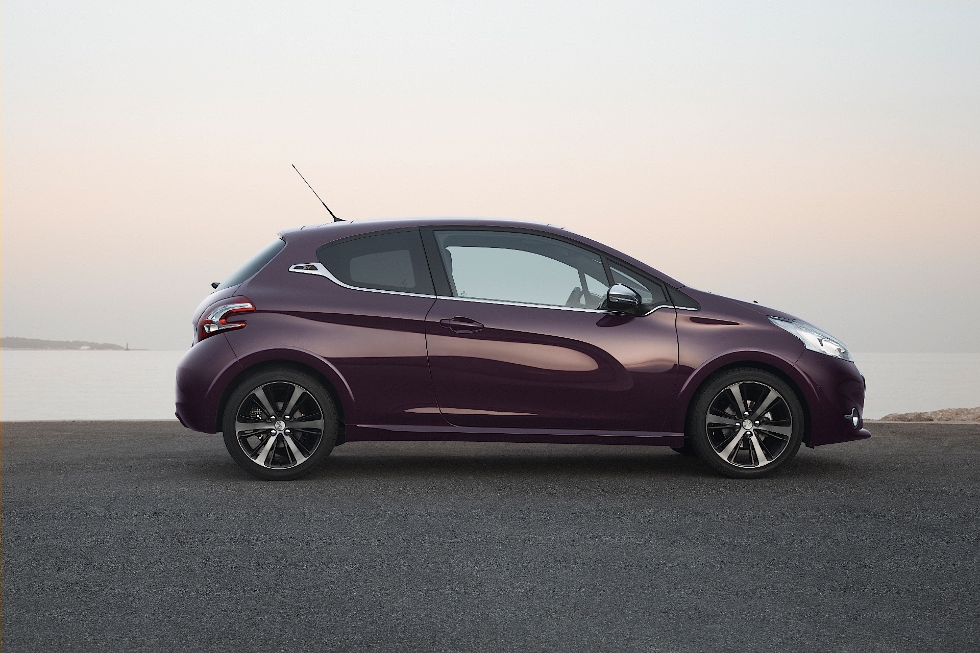 Peugeot 208 Xy photo 2