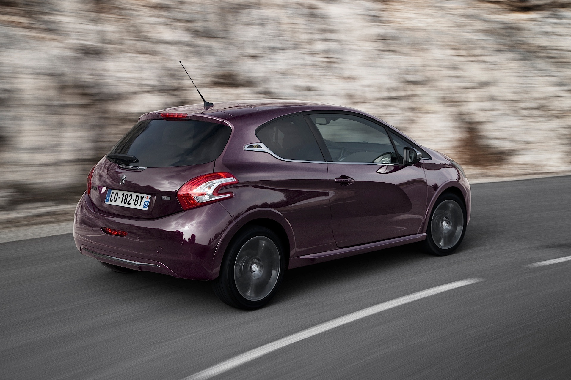Peugeot 208 Xy photo 9