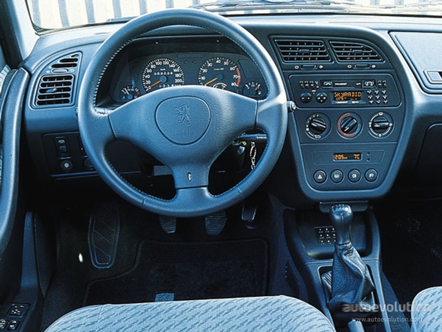 Peugeot 306 photo 9