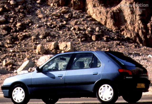 Peugeot 306 photo 2