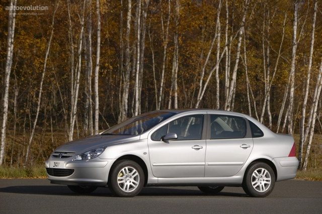 Peugeot 307 Sedan foto 2