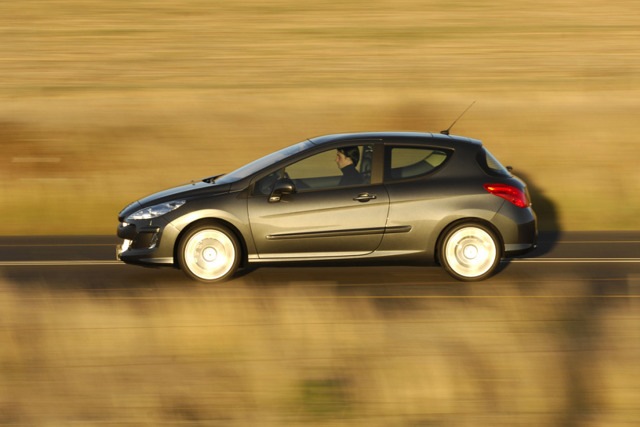 Peugeot 308 3 Doors photo 3