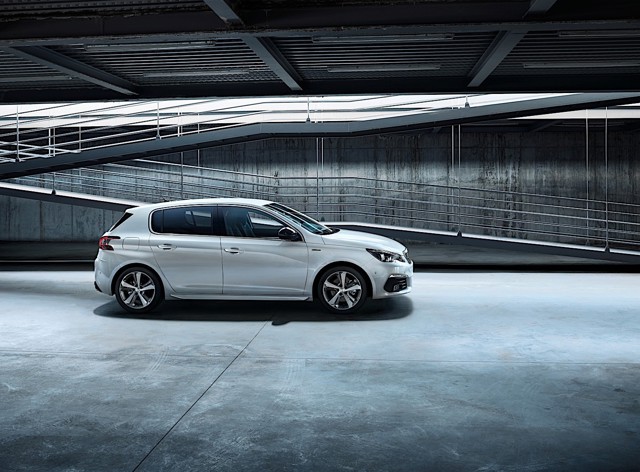 Peugeot 308 5 Doors photo 9